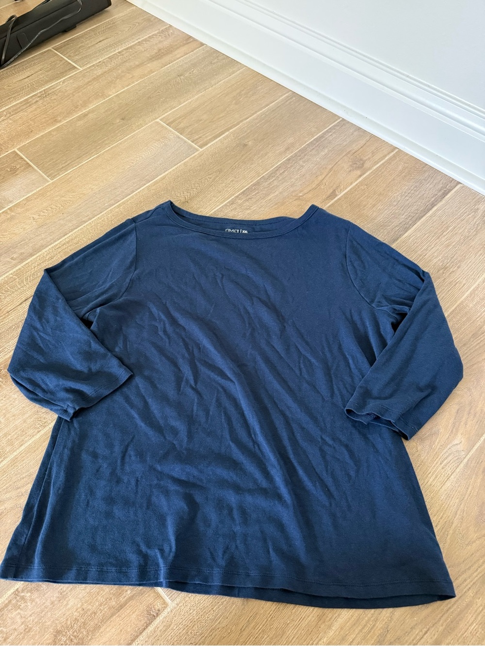 Time & True Women’s Navy 3/4 Sleeve Tee